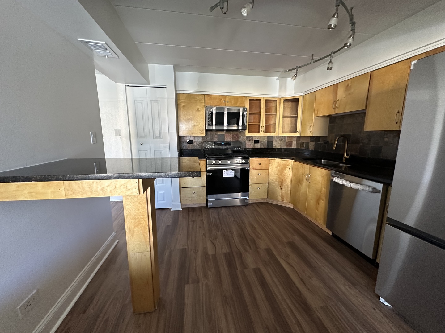 5621 W 104th Street #B2, Oak Lawn, IL 60453