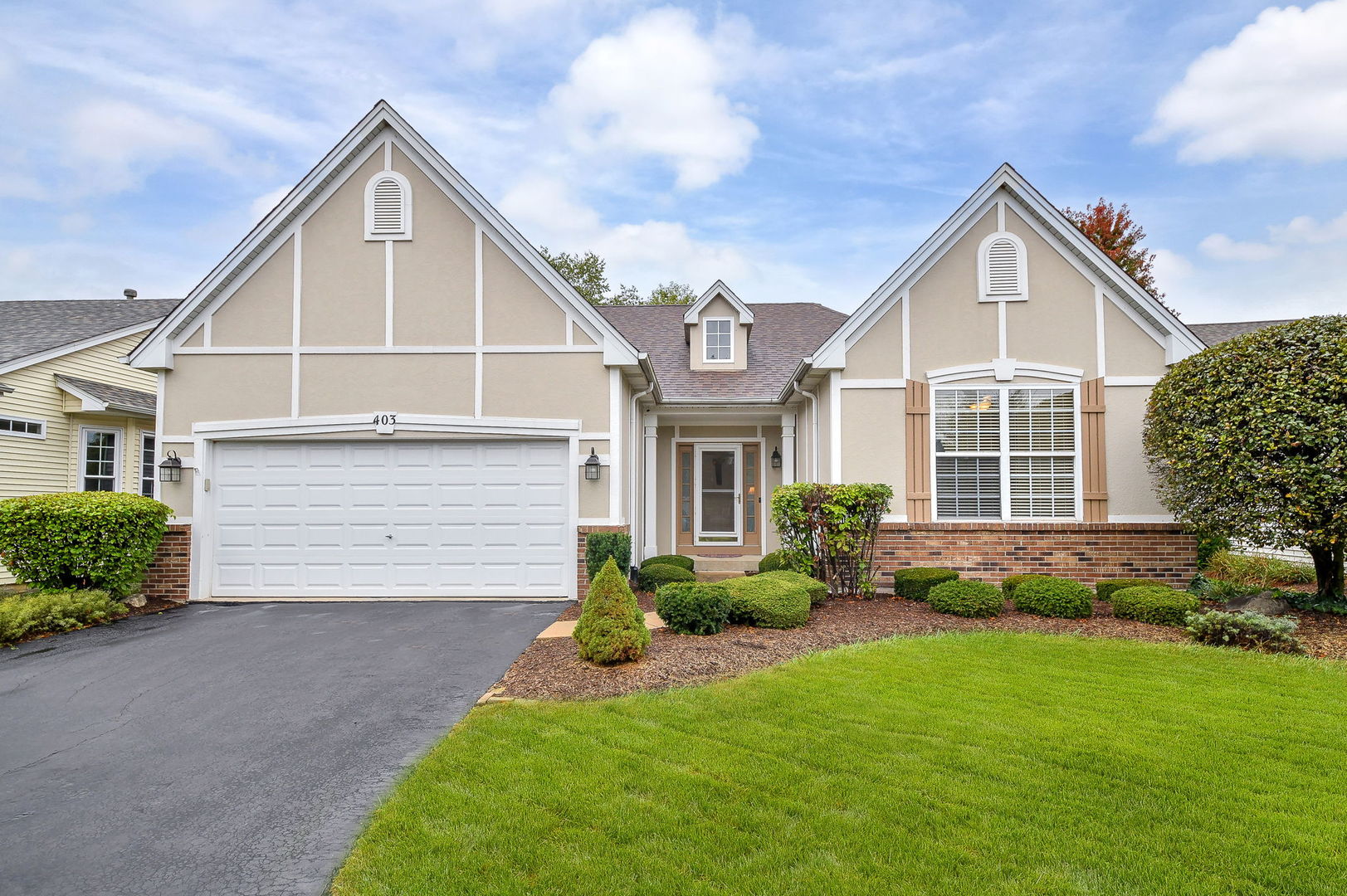 403 Lake Court, Oswego, IL 60543