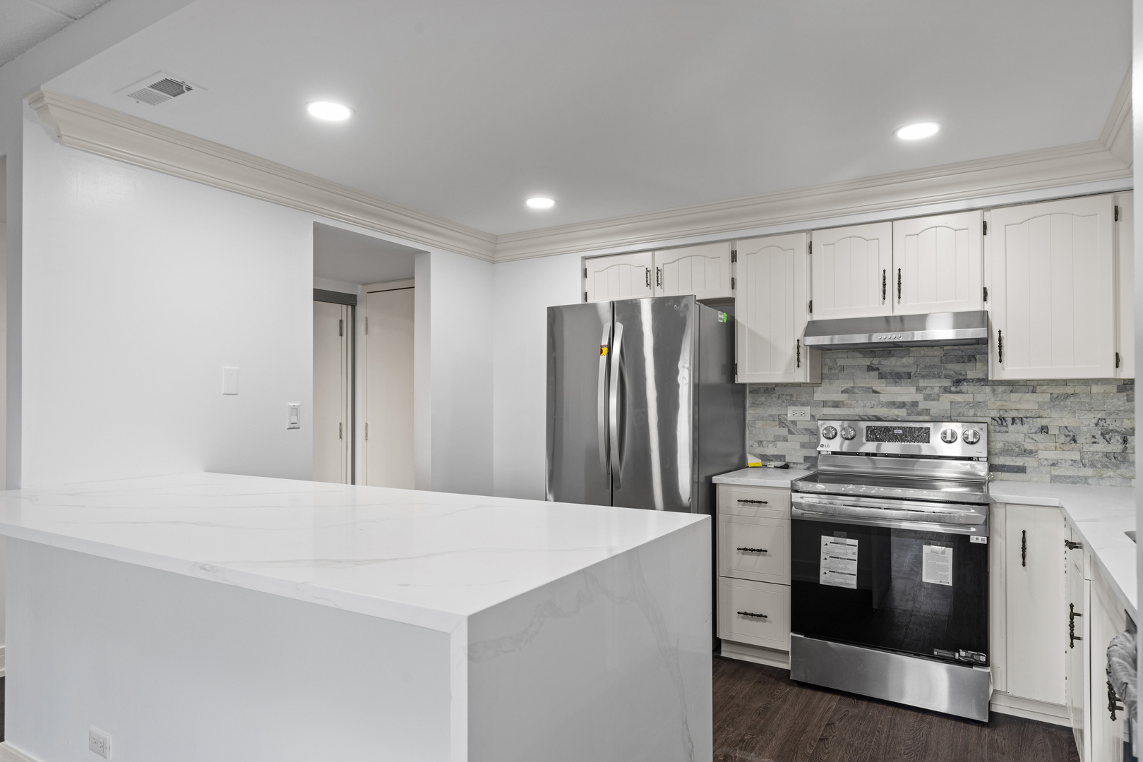 917 Vose Drive #304, Gurnee, IL 60031