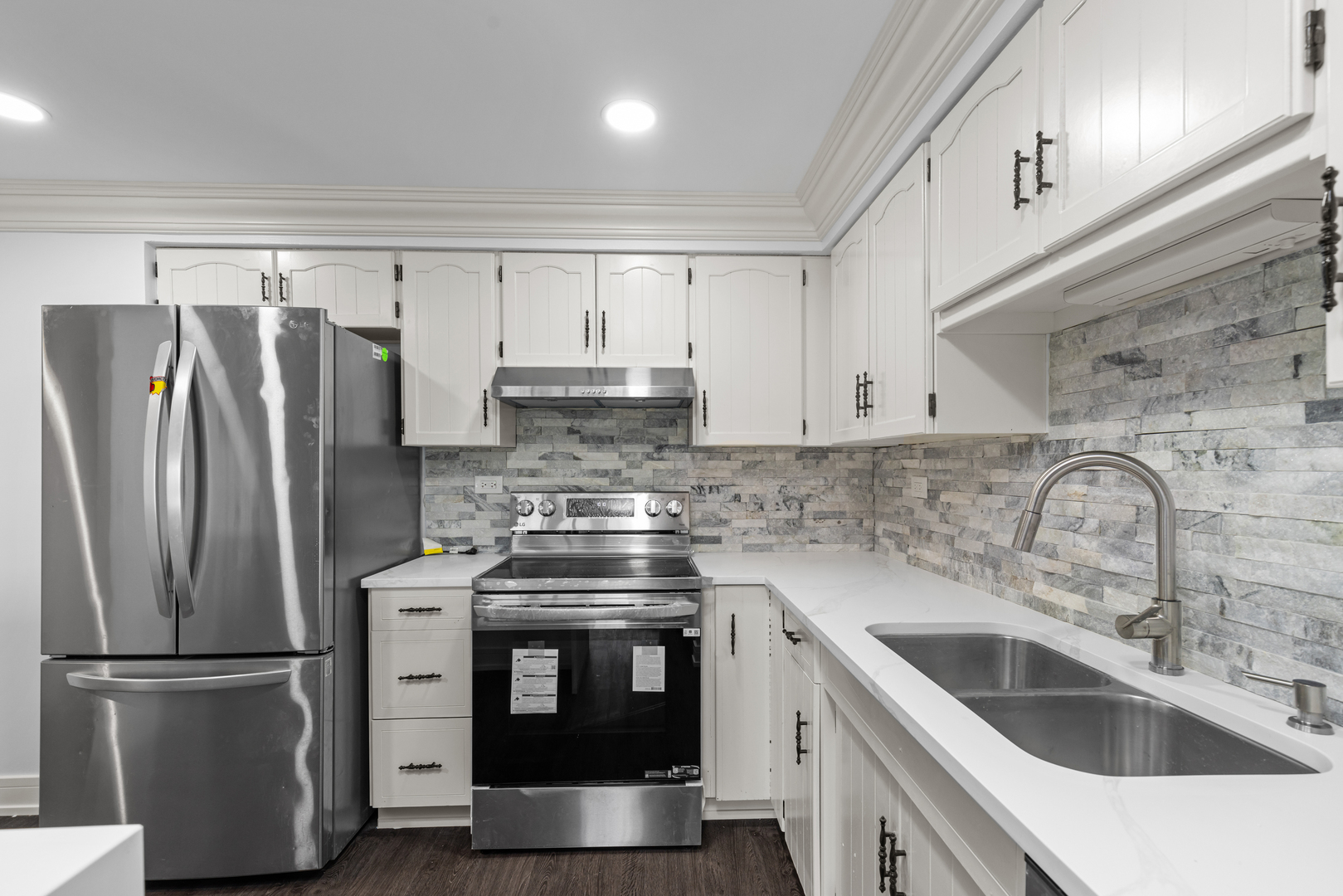 917 Vose Drive #304, Gurnee, IL 60031