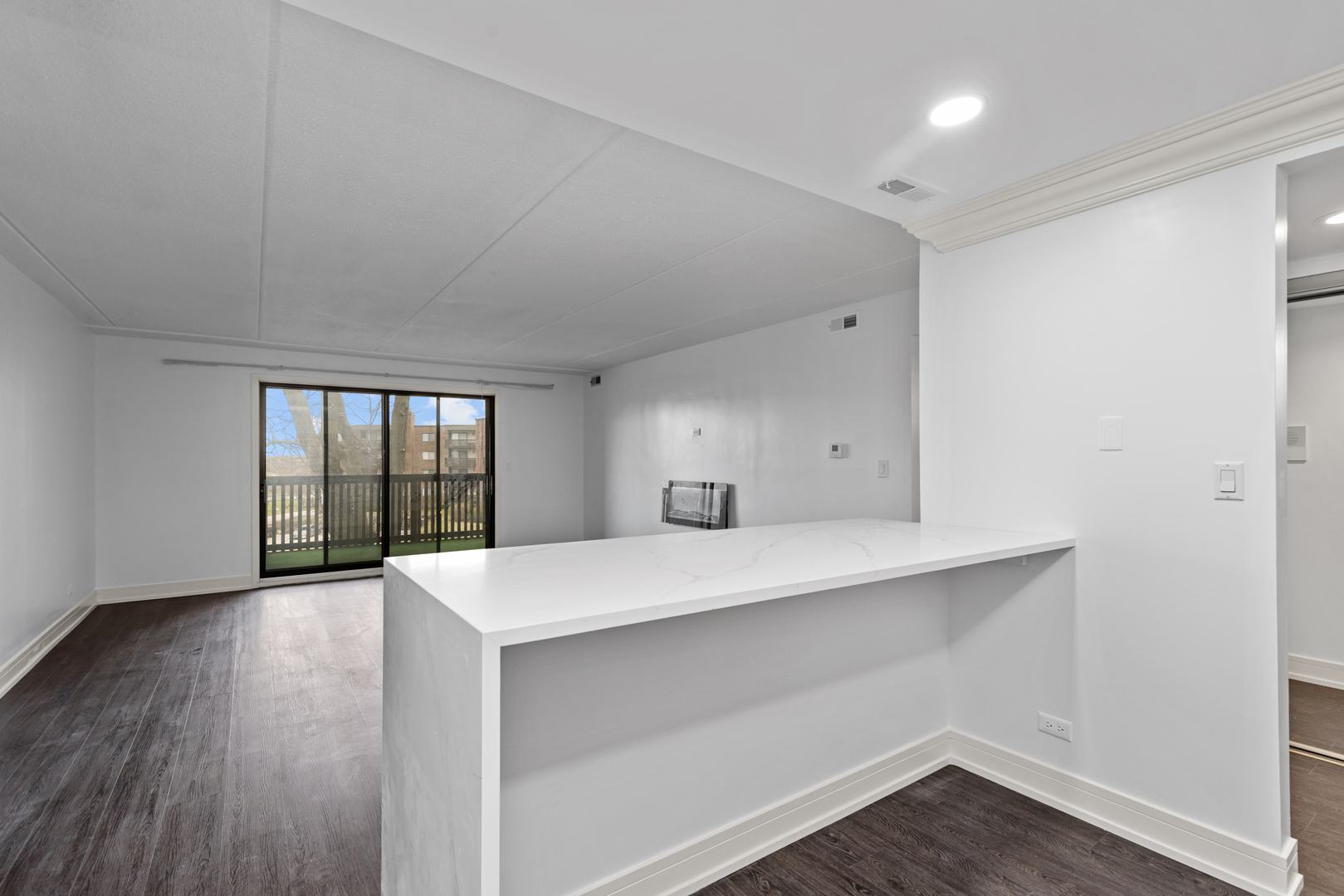 917 Vose Drive #304, Gurnee, IL 60031