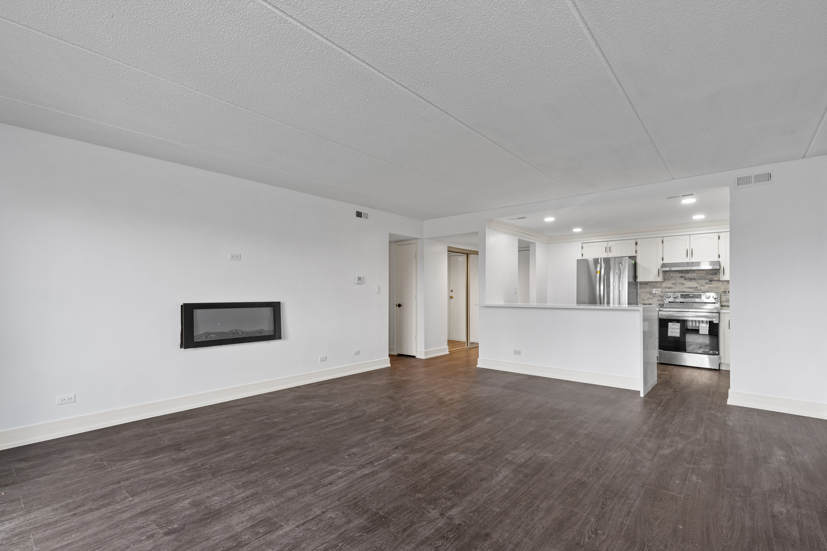 917 Vose Drive #304, Gurnee, IL 60031