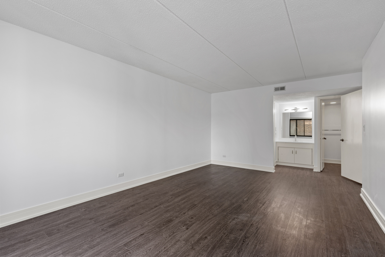 917 Vose Drive #304, Gurnee, IL 60031