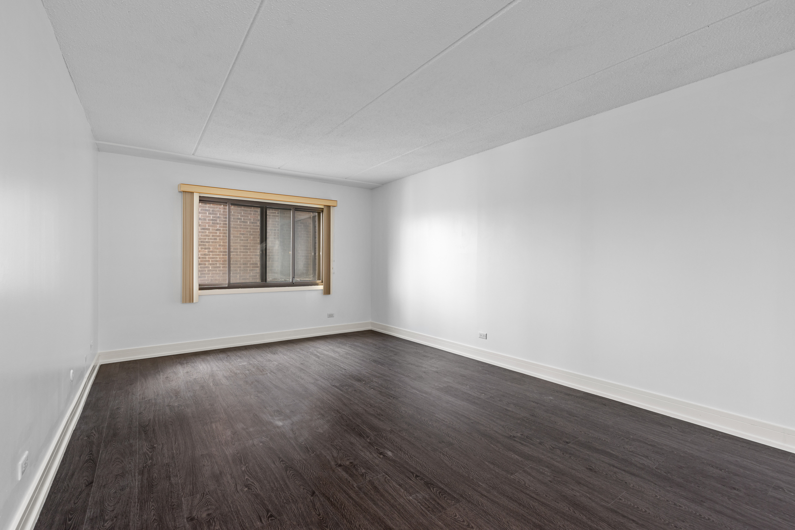 917 Vose Drive #304, Gurnee, IL 60031