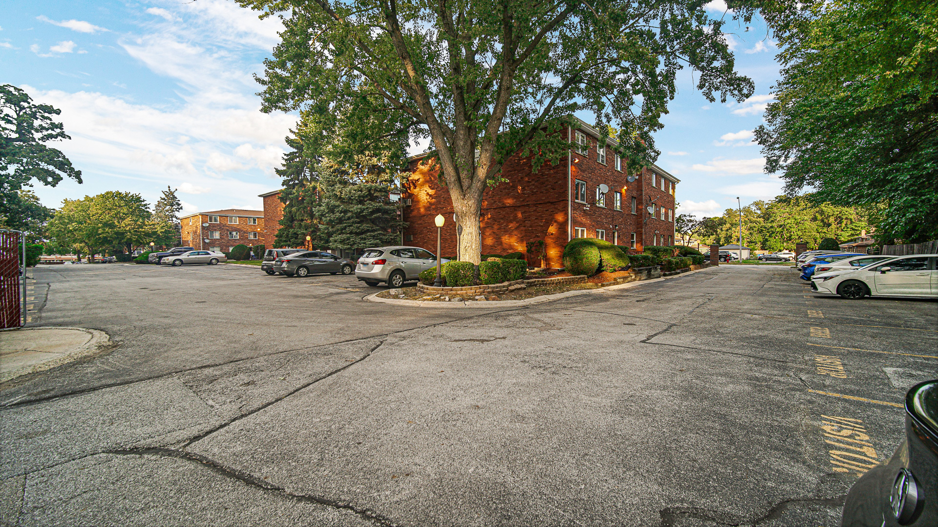 14840 Kilpatrick Avenue #604, Midlothian, IL 60445