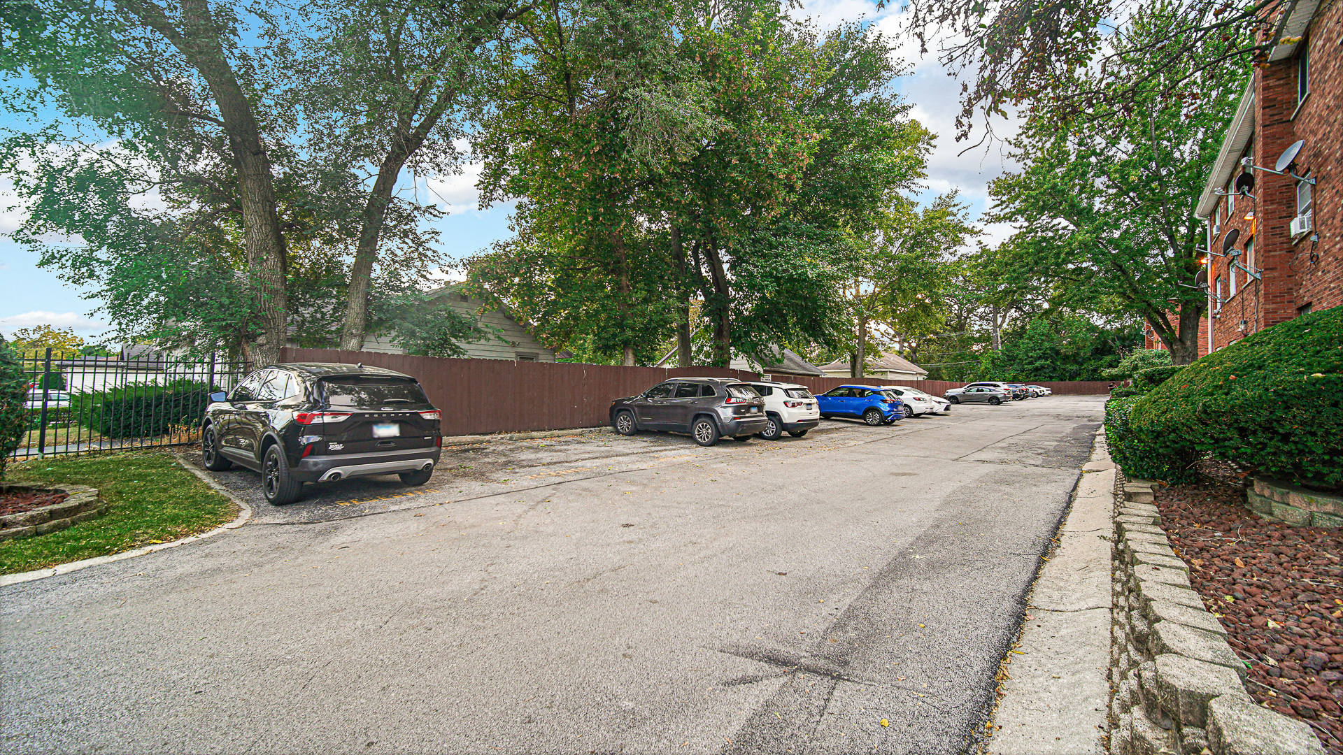14840 Kilpatrick Avenue #604, Midlothian, IL 60445