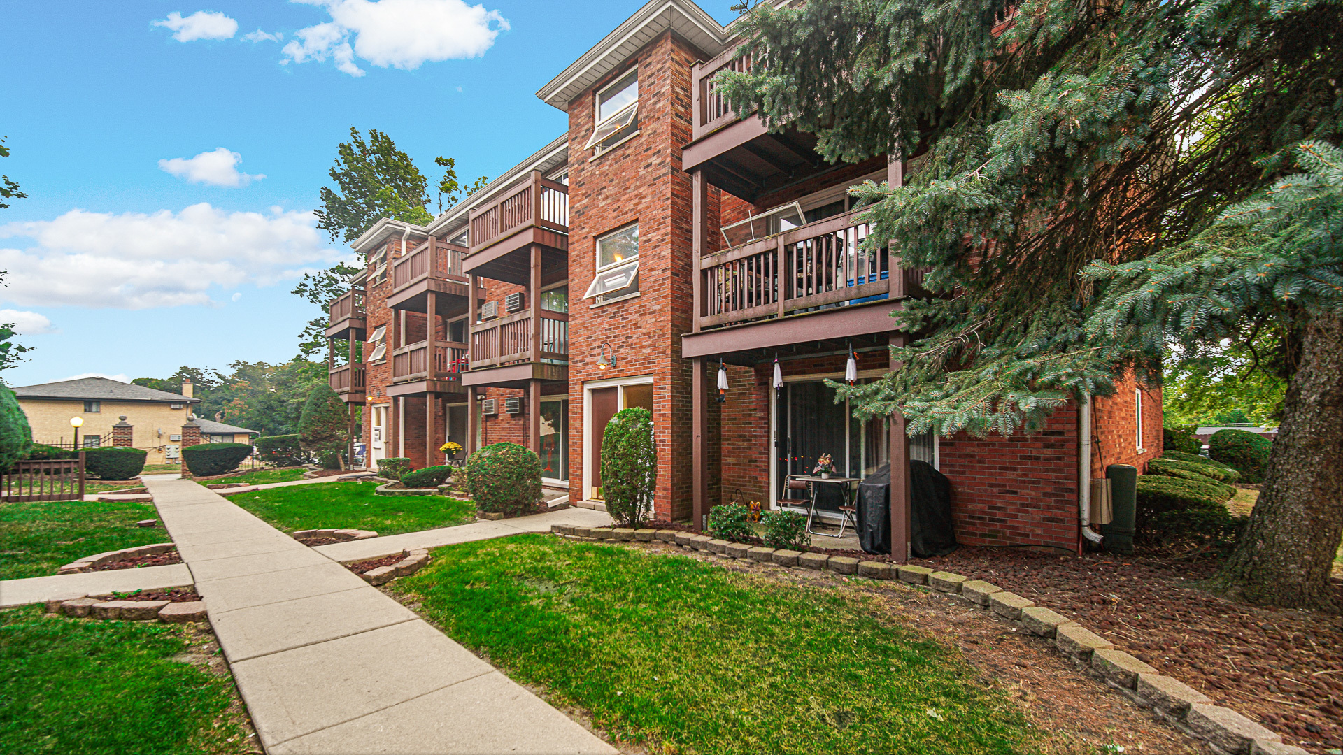 14840 Kilpatrick Avenue #604, Midlothian, IL 60445