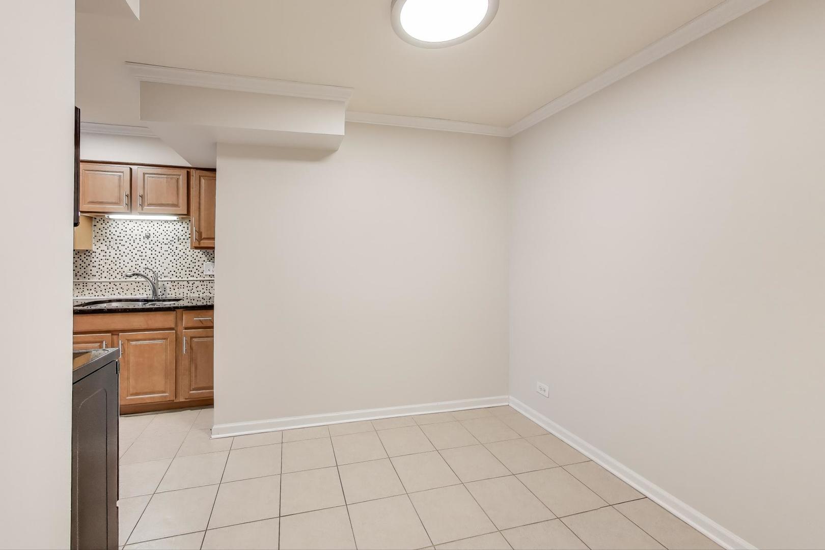 121 S Vail Avenue #403, Arlington Heights, IL 60005