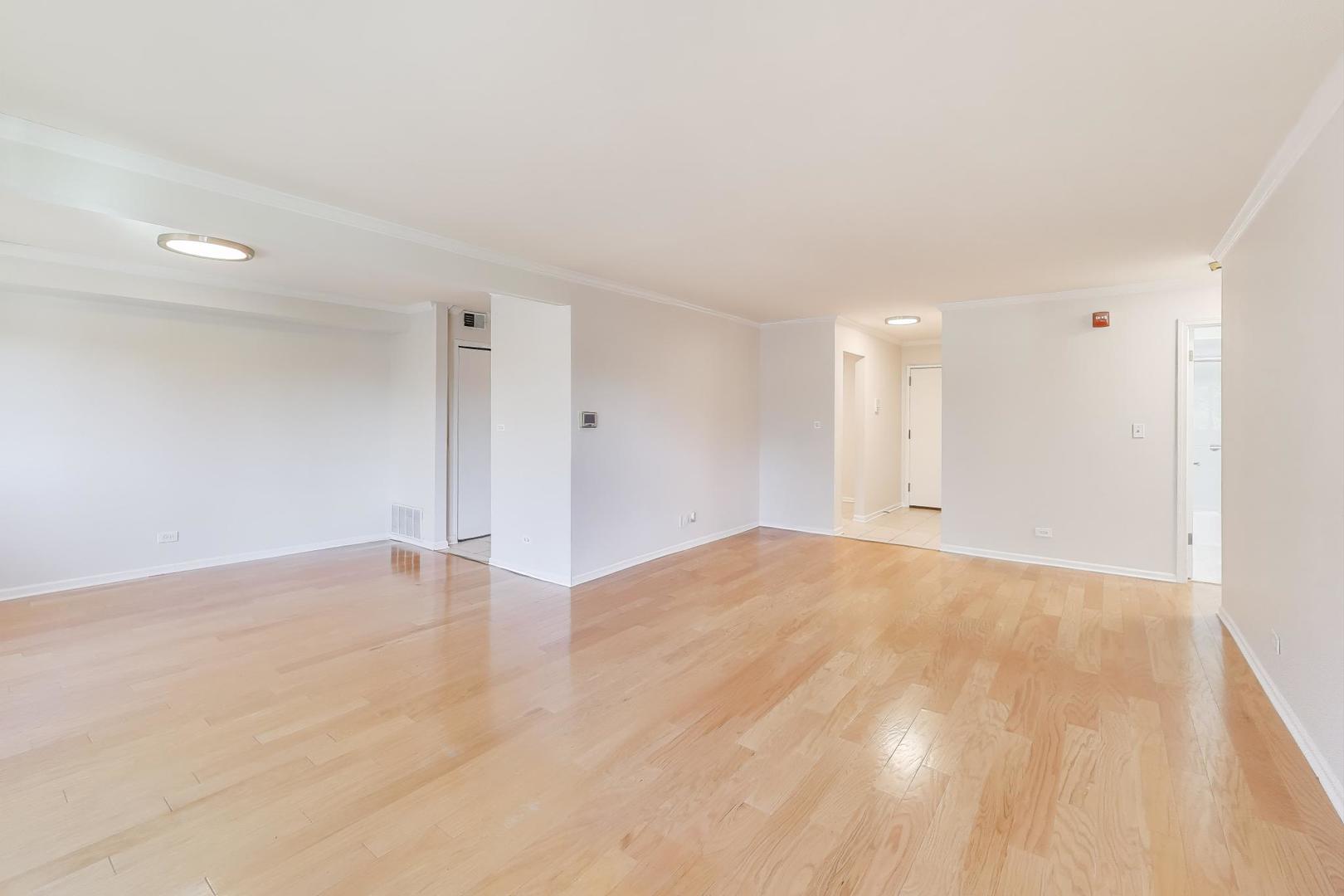 121 S Vail Avenue #403, Arlington Heights, IL 60005