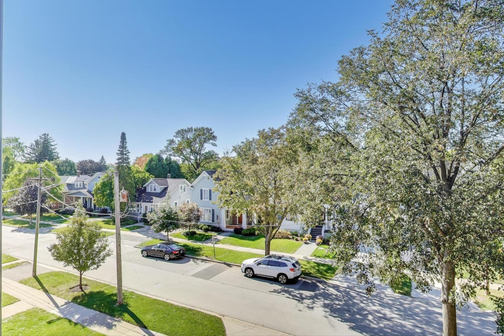 121 S Vail Avenue #403, Arlington Heights, IL 60005