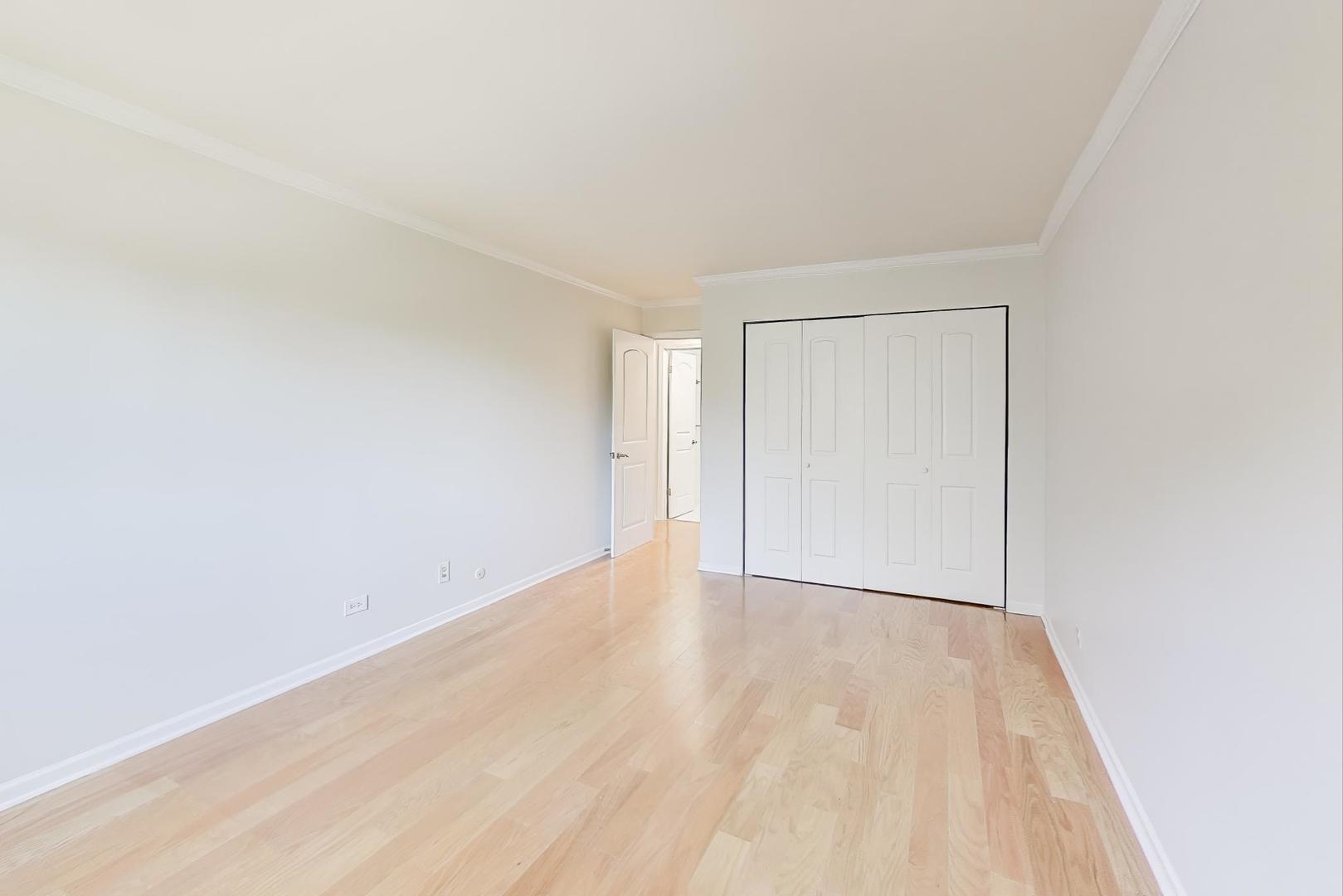 121 S Vail Avenue #403, Arlington Heights, IL 60005