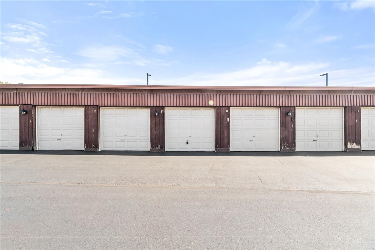 922 W Irving Park Road #303, Bensenville, IL 60106
