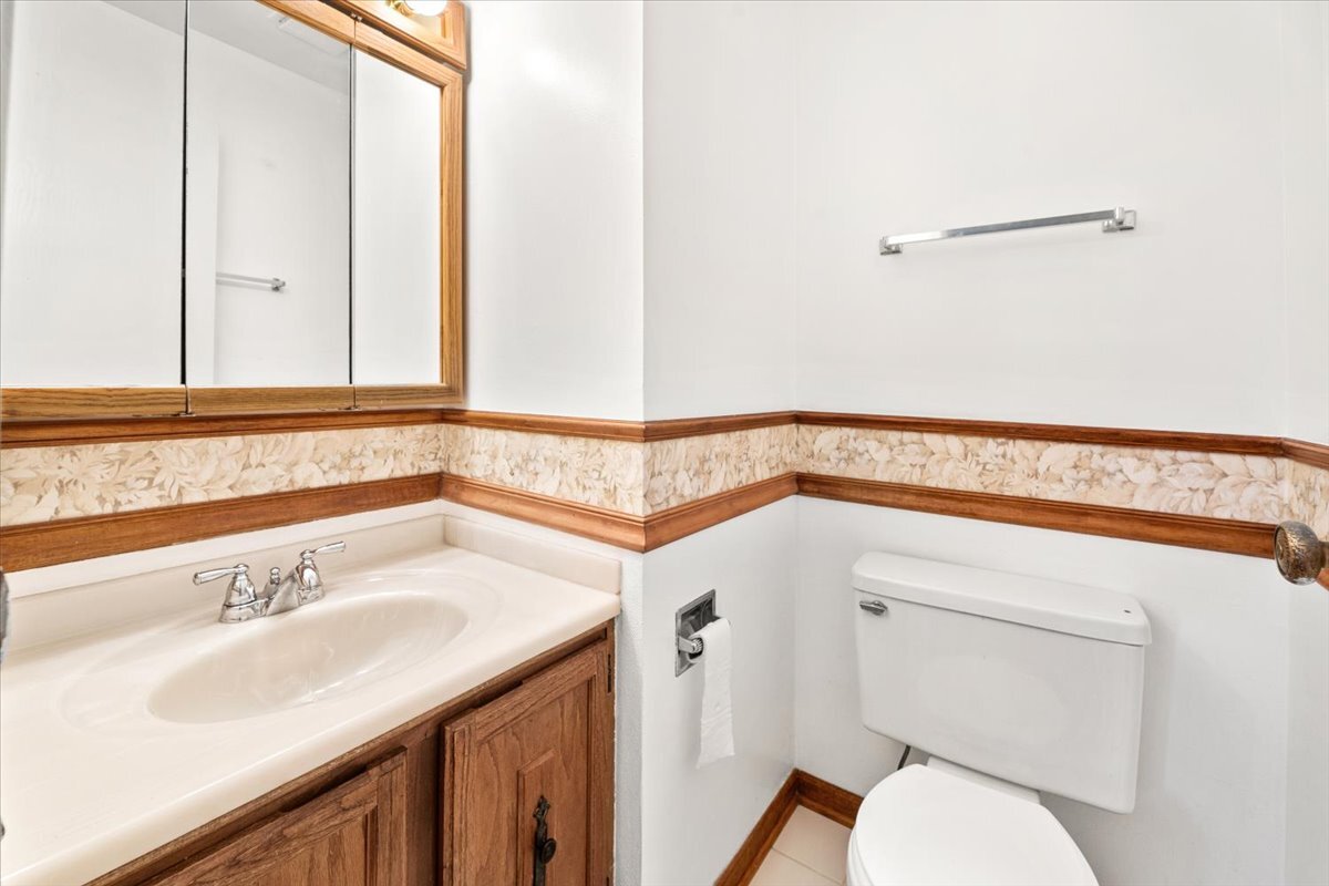 922 W Irving Park Road #303, Bensenville, IL 60106