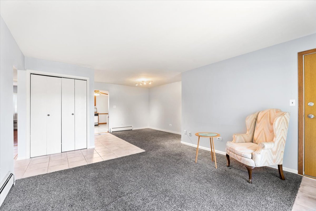 922 W Irving Park Road #303, Bensenville, IL 60106