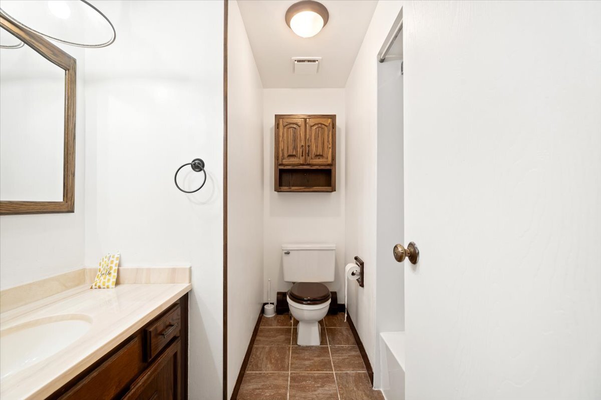 922 W Irving Park Road #303, Bensenville, IL 60106