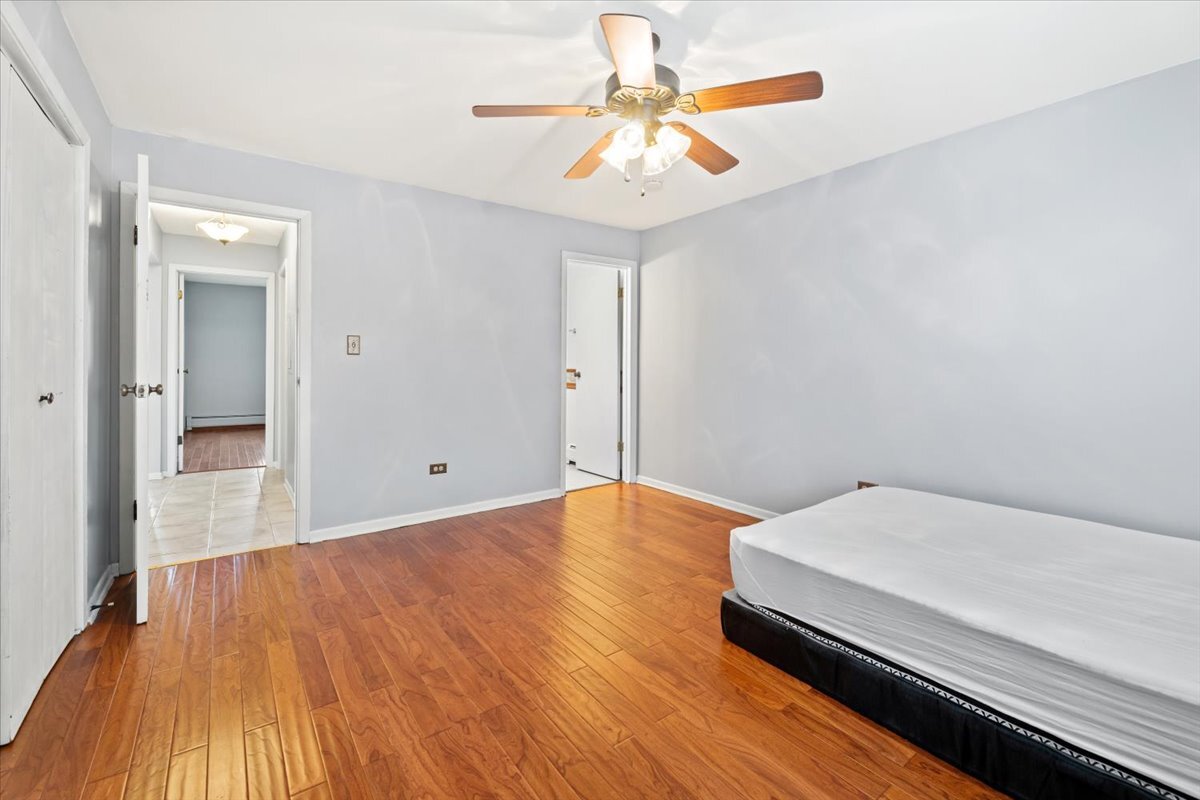 922 W Irving Park Road #303, Bensenville, IL 60106