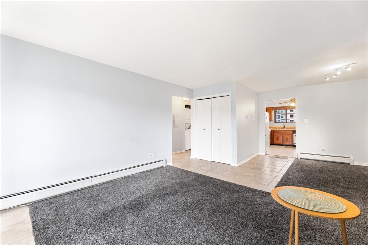 922 W Irving Park Road #303, Bensenville, IL 60106