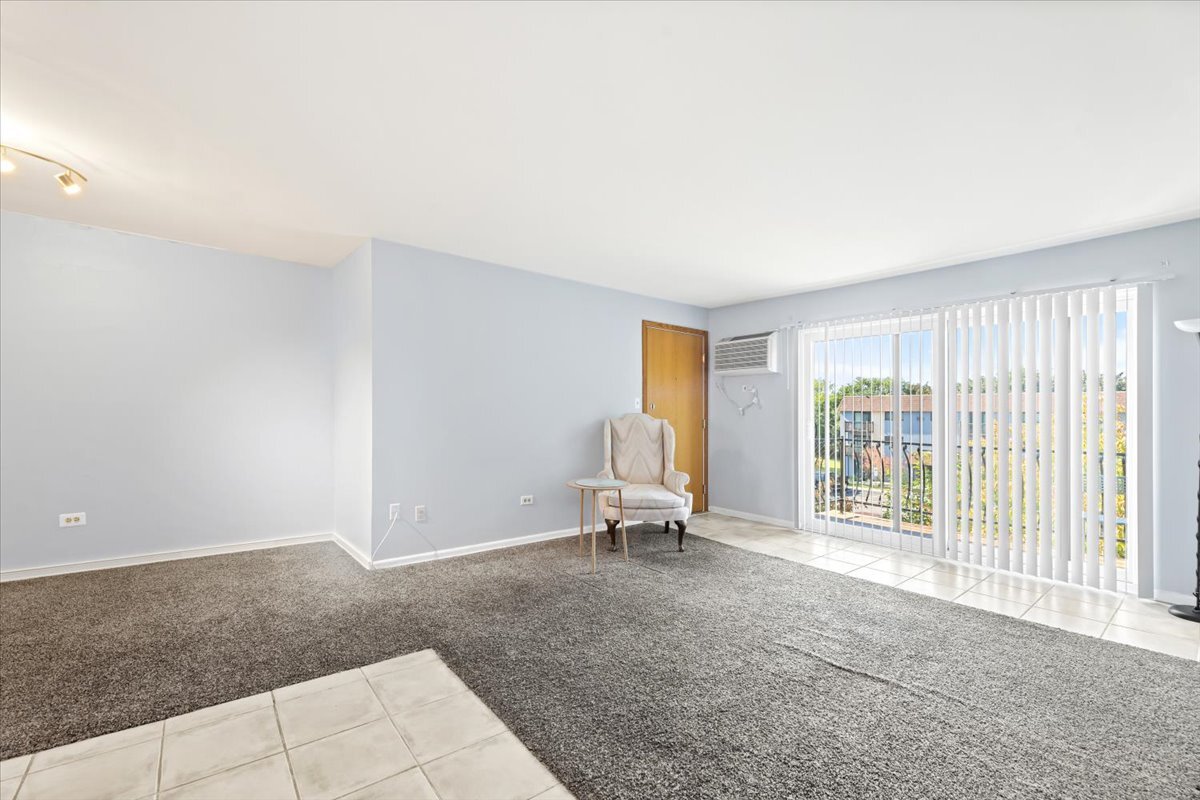 922 W Irving Park Road #303, Bensenville, IL 60106