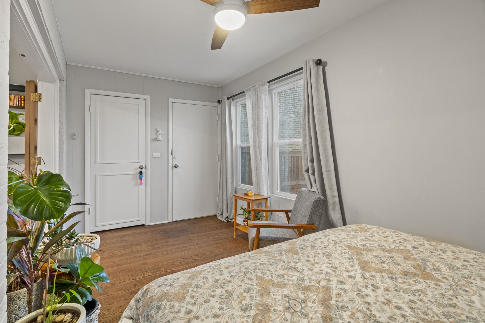 5110 W Fullerton Avenue, Chicago, IL 60639