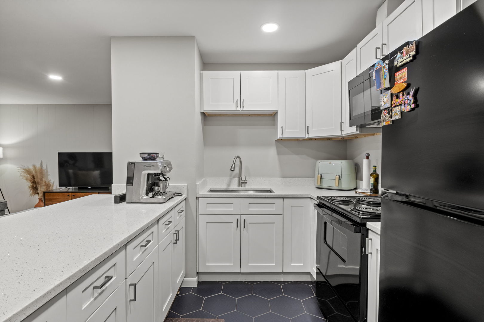 5110 W Fullerton Avenue, Chicago, IL 60639