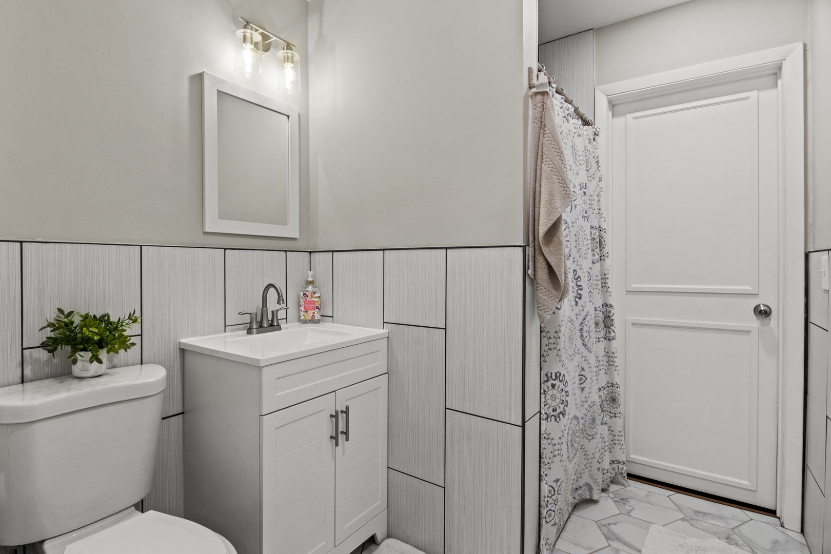 5110 W Fullerton Avenue, Chicago, IL 60639