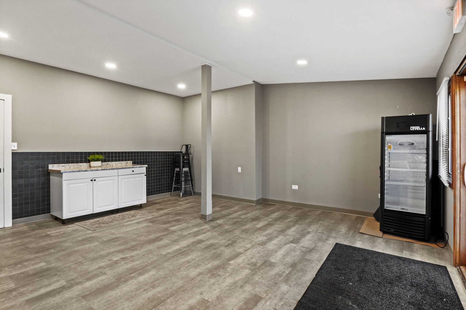 5110 W Fullerton Avenue, Chicago, IL 60639