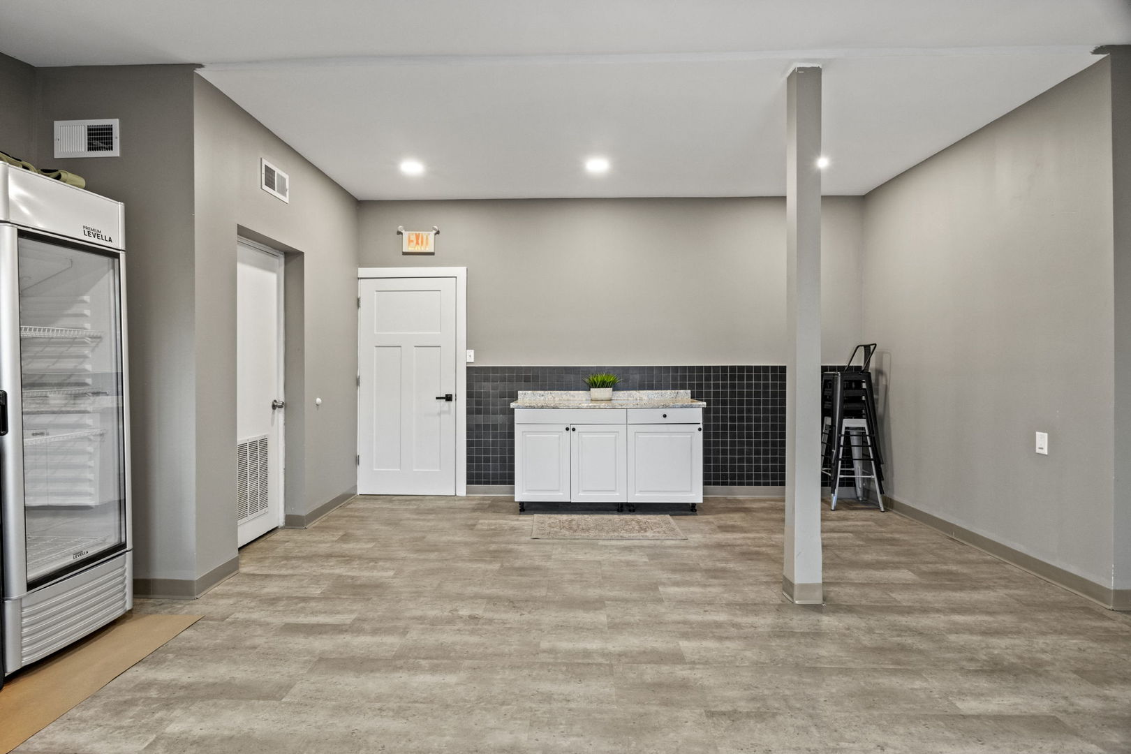 5110 W Fullerton Avenue, Chicago, IL 60639