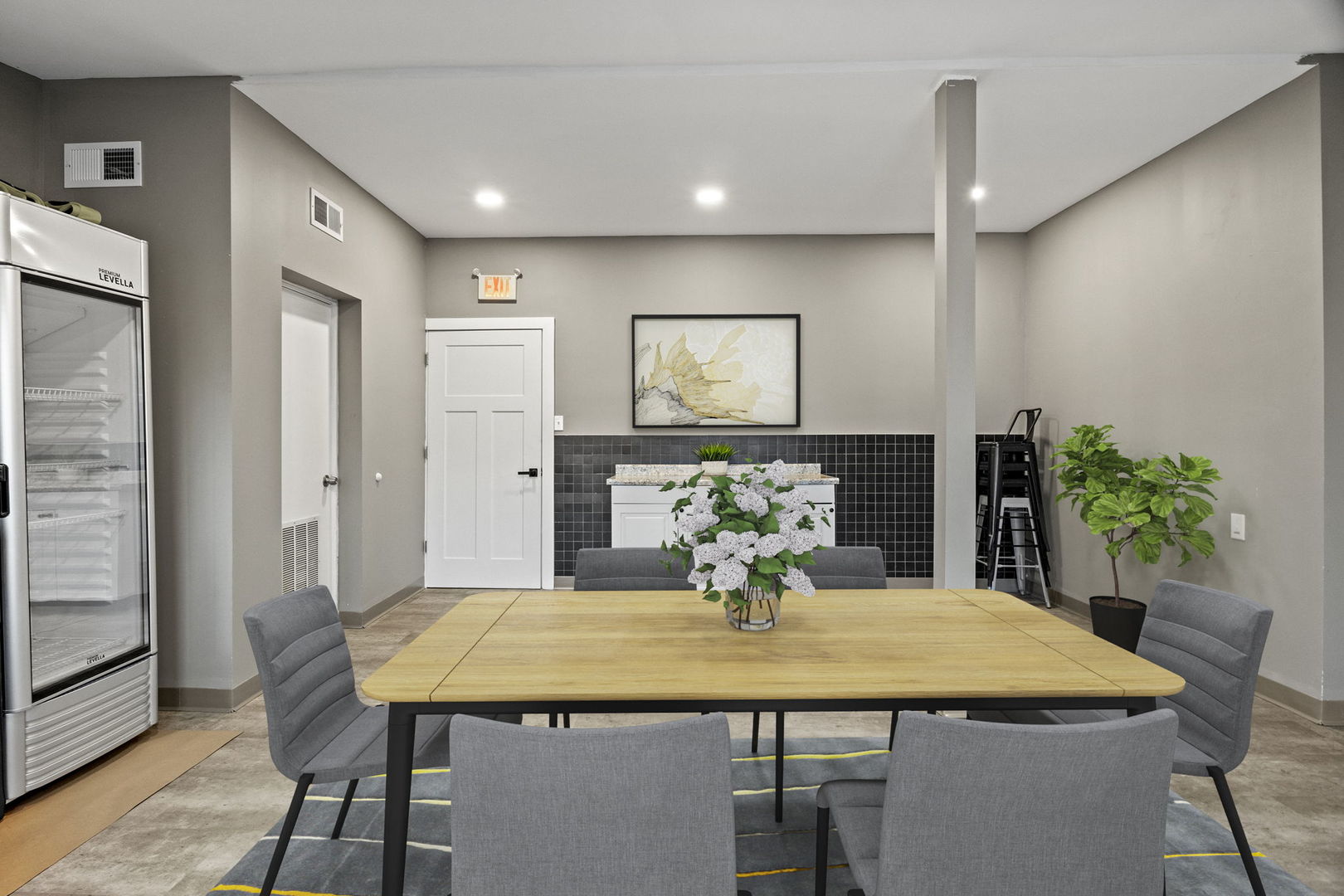 5110 W Fullerton Avenue, Chicago, IL 60639