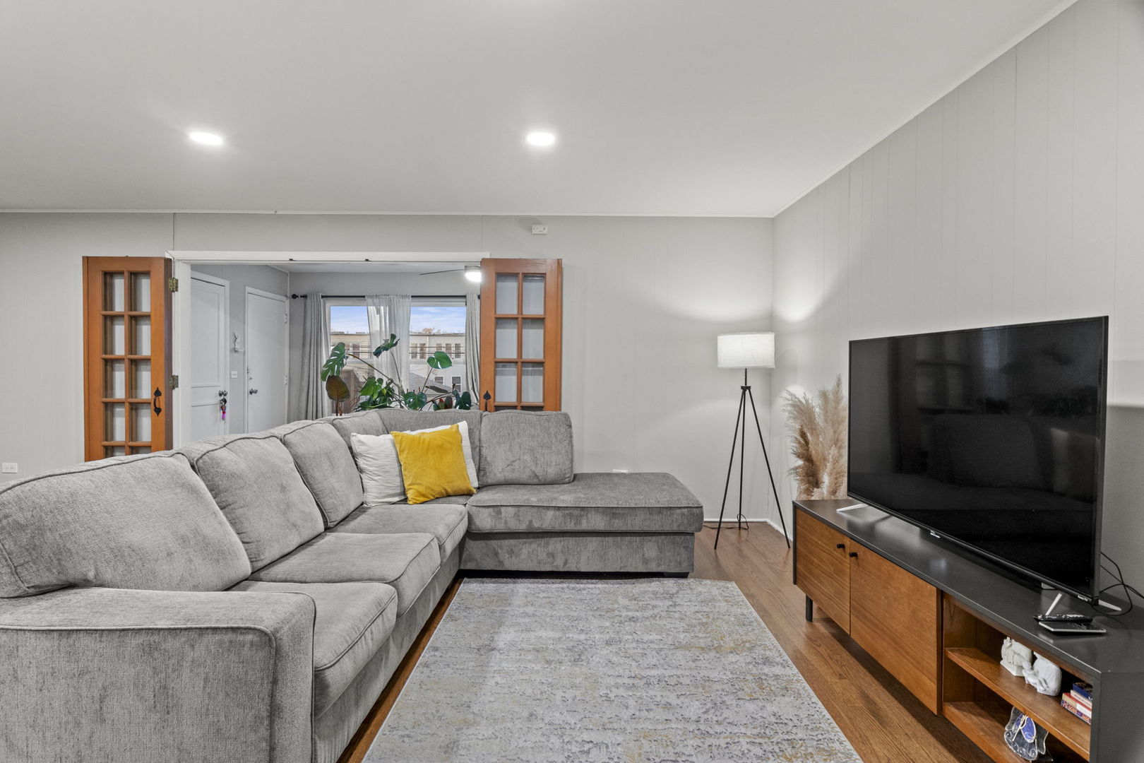 5110 W Fullerton Avenue, Chicago, IL 60639