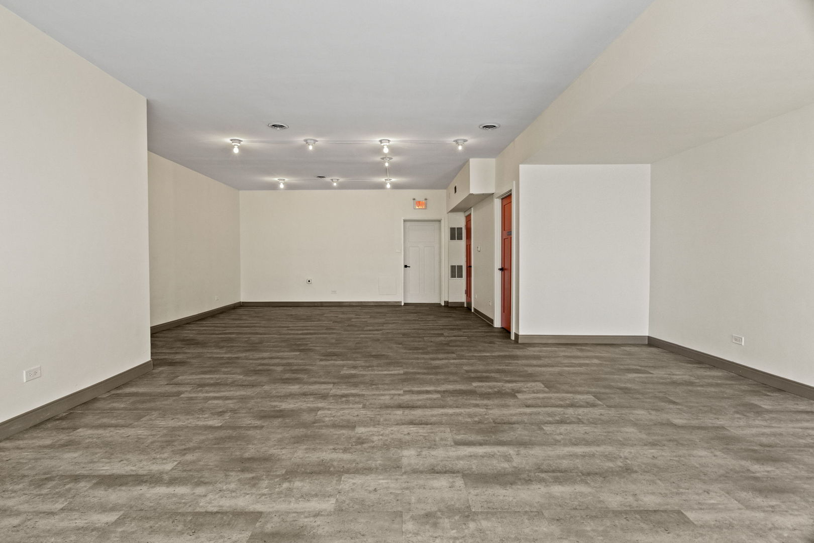 5110 W Fullerton Avenue, Chicago, IL 60639