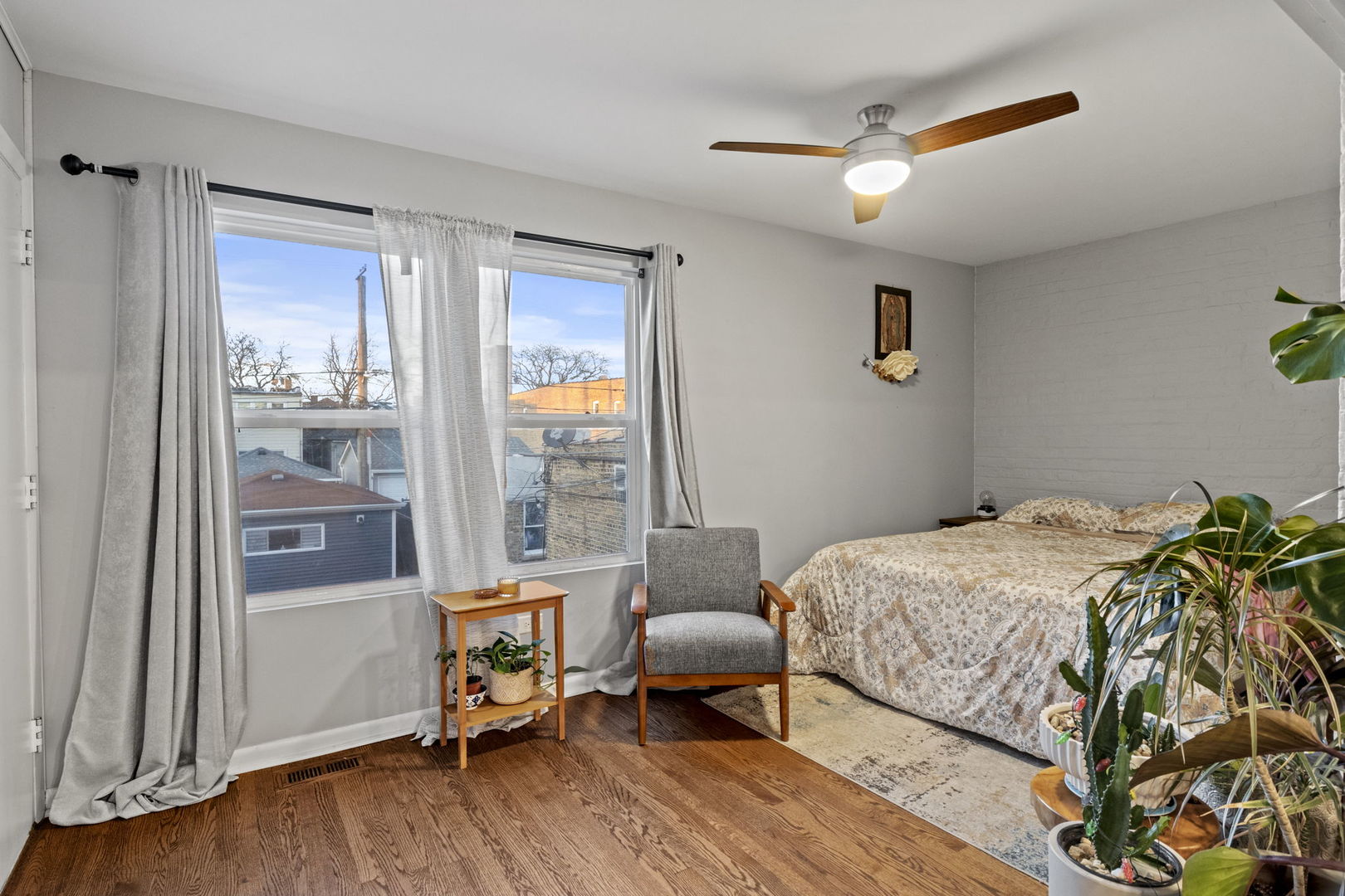 5110 W Fullerton Avenue, Chicago, IL 60639