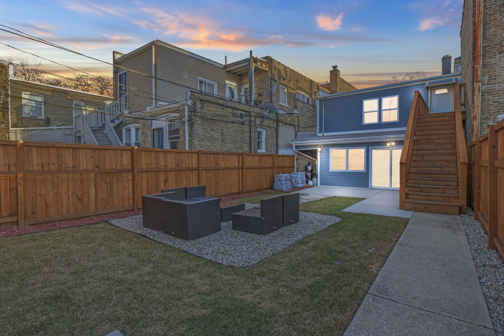 5110 W Fullerton Avenue, Chicago, IL 60639