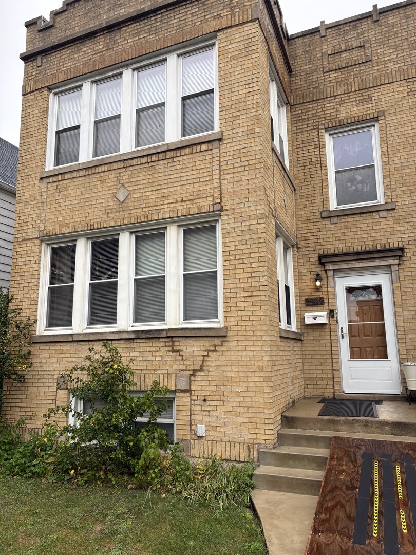 3523 N Whipple Street, Chicago, IL 60618