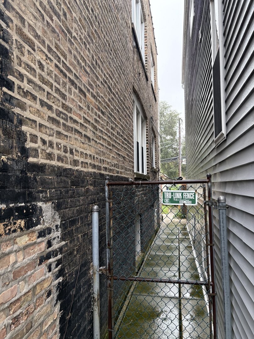 3523 N Whipple Street, Chicago, IL 60618