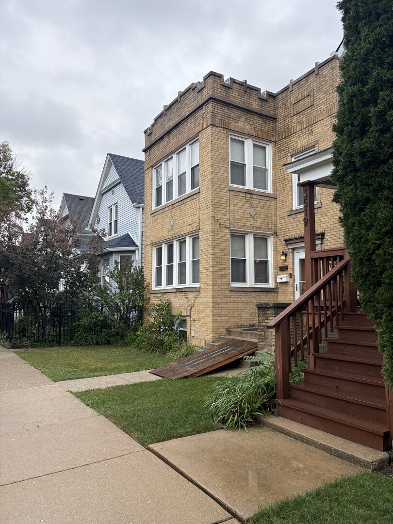 3523 N Whipple Street, Chicago, IL 60618