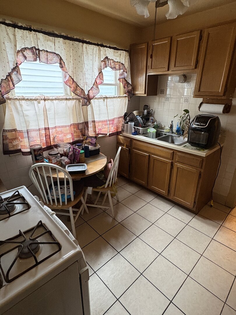 3523 N Whipple Street, Chicago, IL 60618