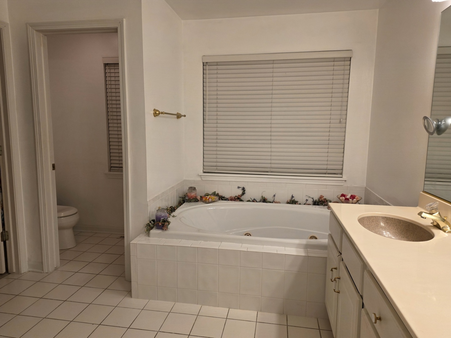 7390 Bittersweet Drive, Gurnee, IL 60031