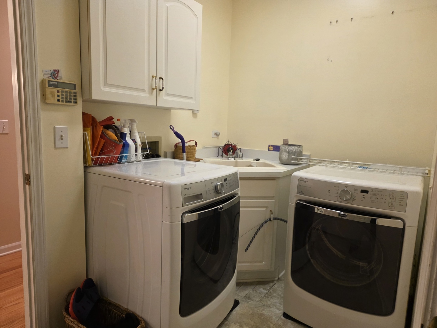 7390 Bittersweet Drive, Gurnee, IL 60031