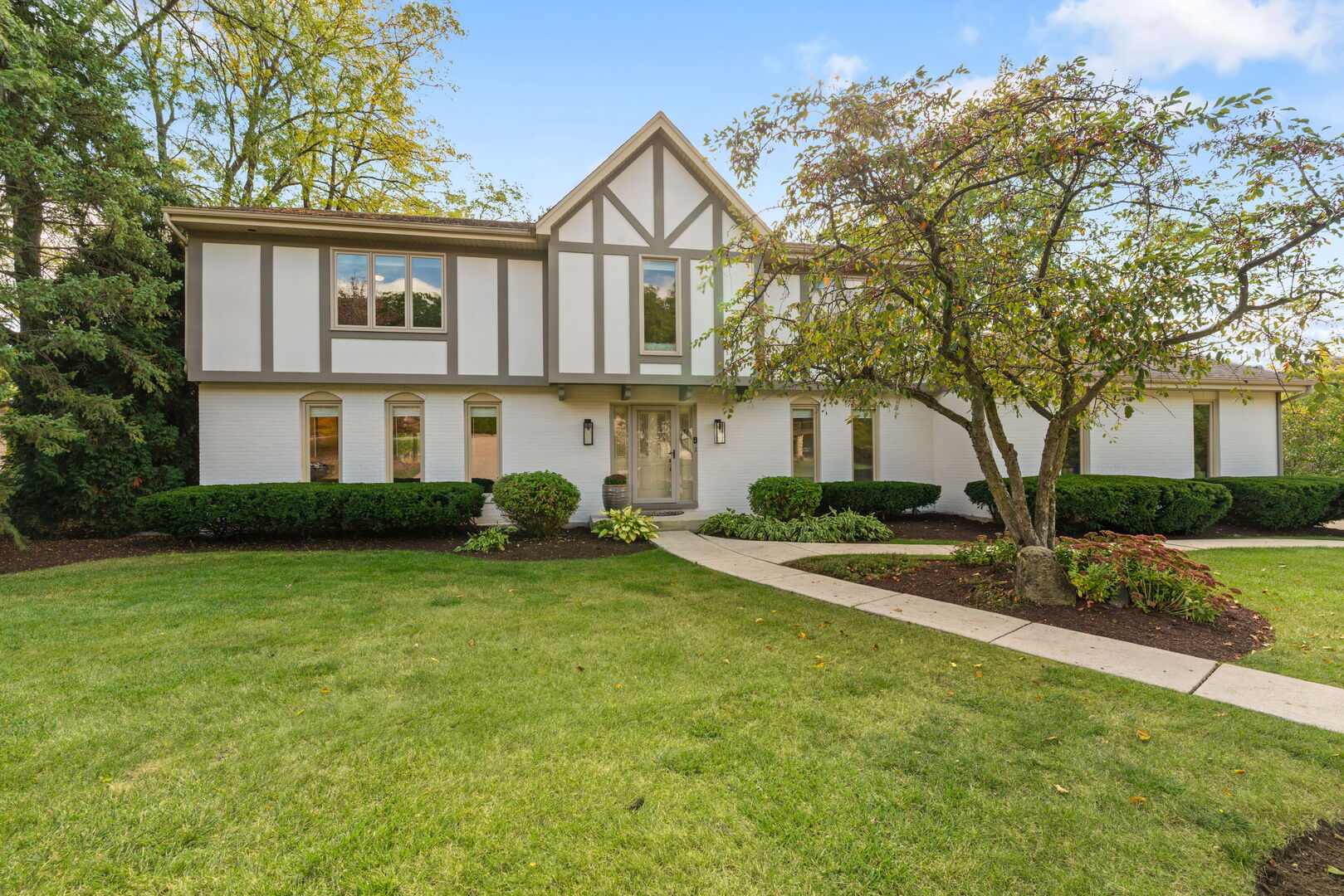430 Westminster Drive, Burr Ridge, IL 60527