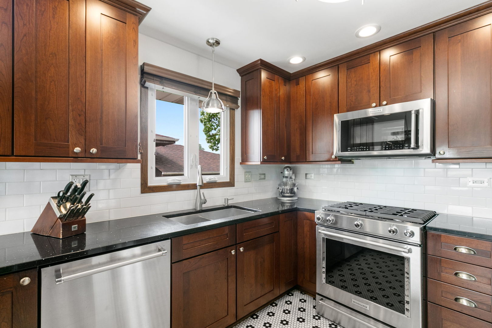 9429 S 55th Avenue, Oak Lawn, IL 60453