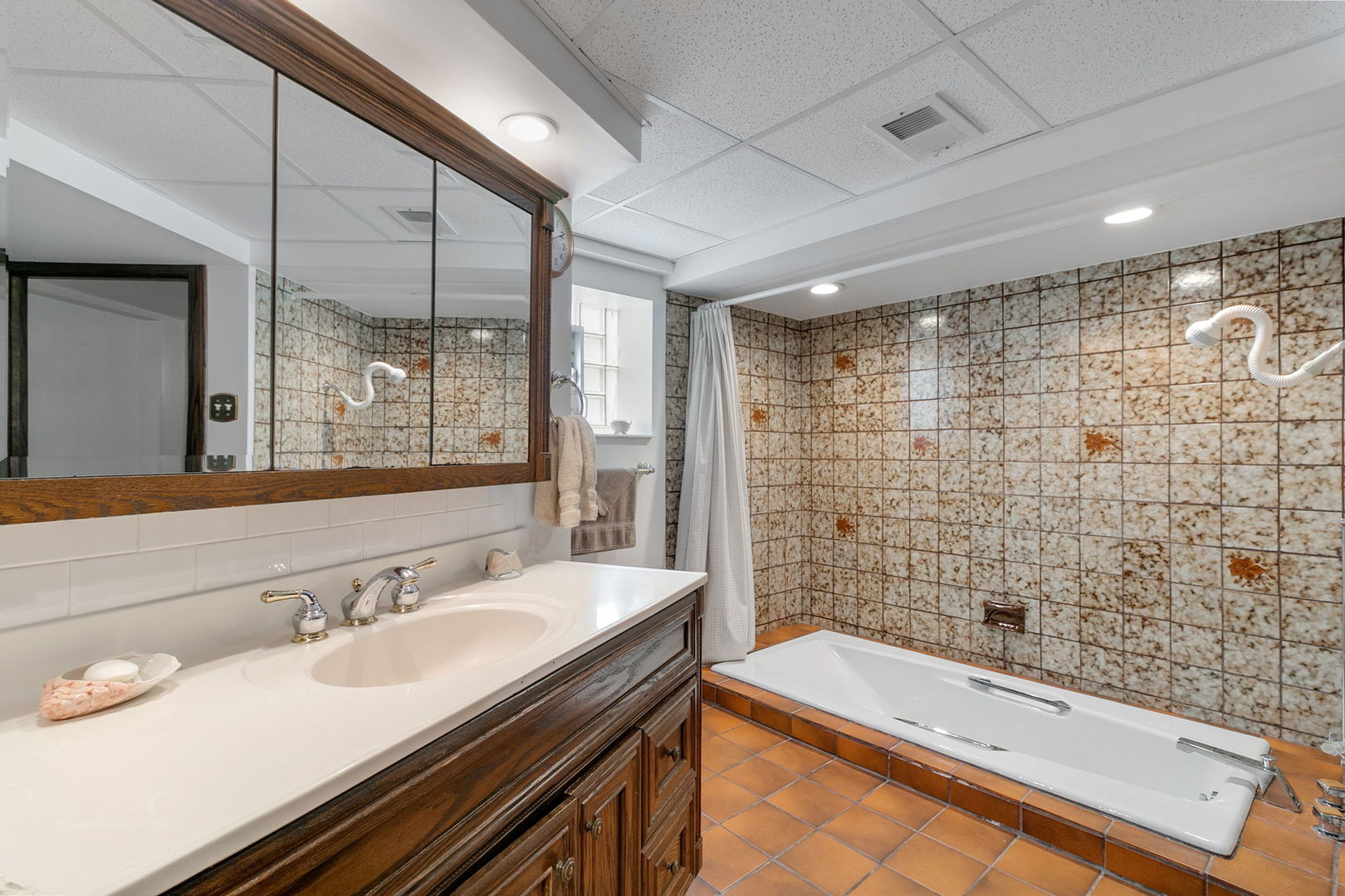 9429 S 55th Avenue, Oak Lawn, IL 60453