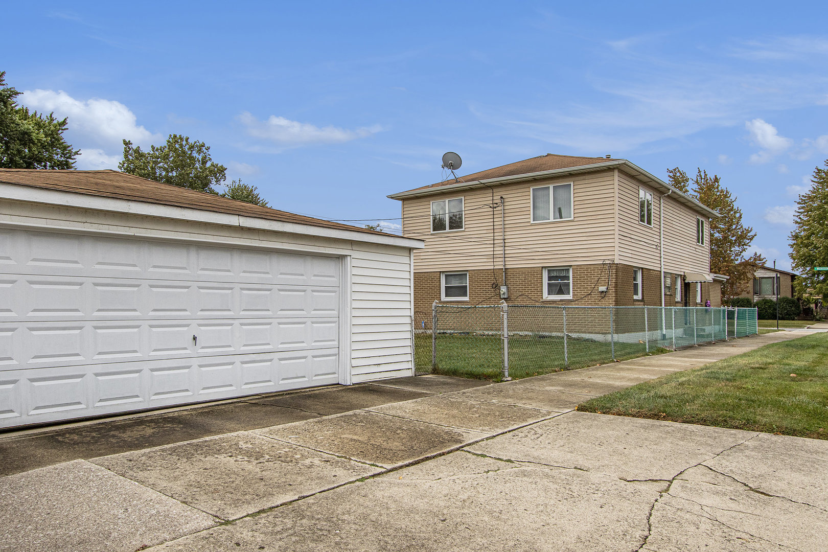 12901 S Muskegon Avenue, Chicago, IL 60633