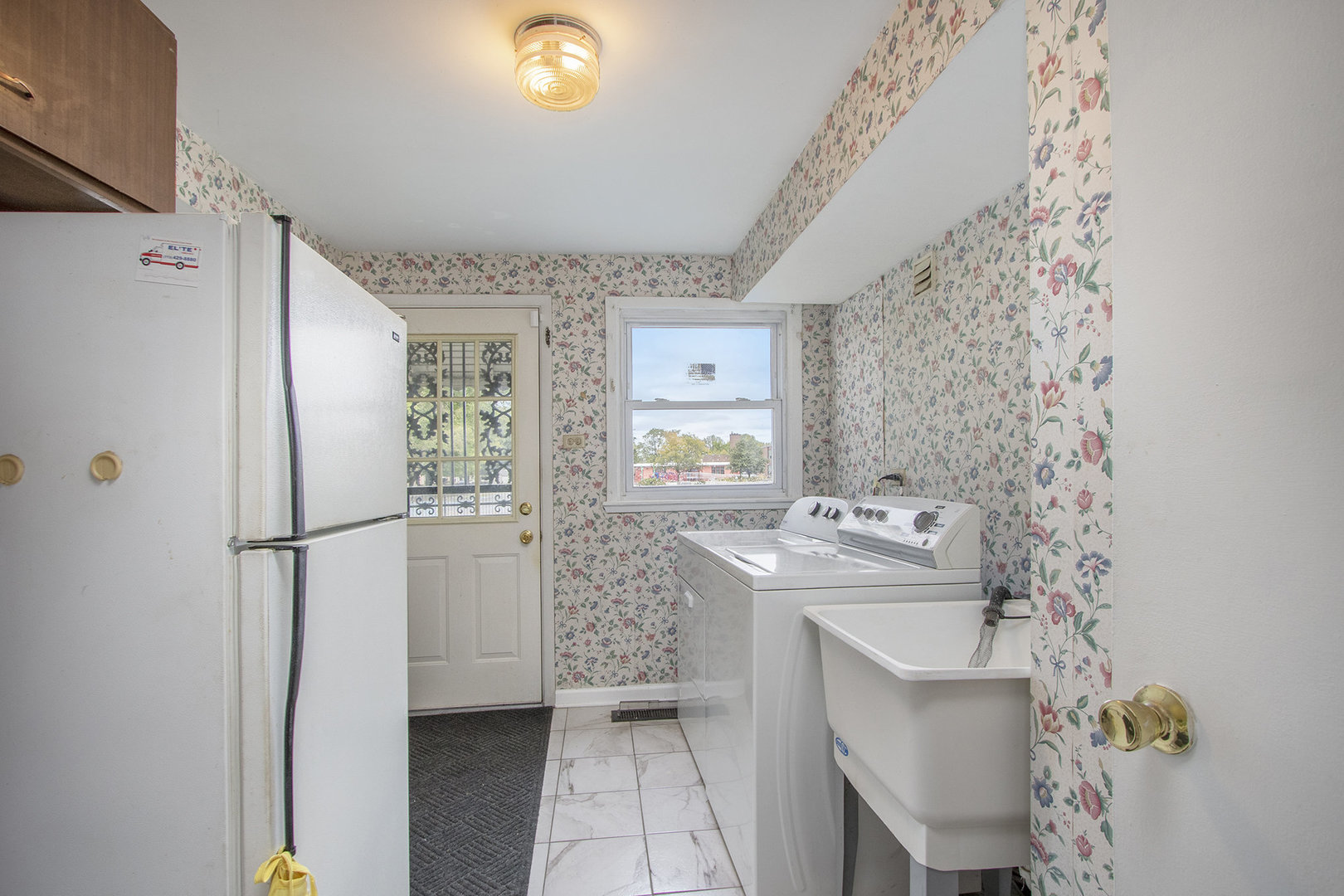 12901 S Muskegon Avenue, Chicago, IL 60633