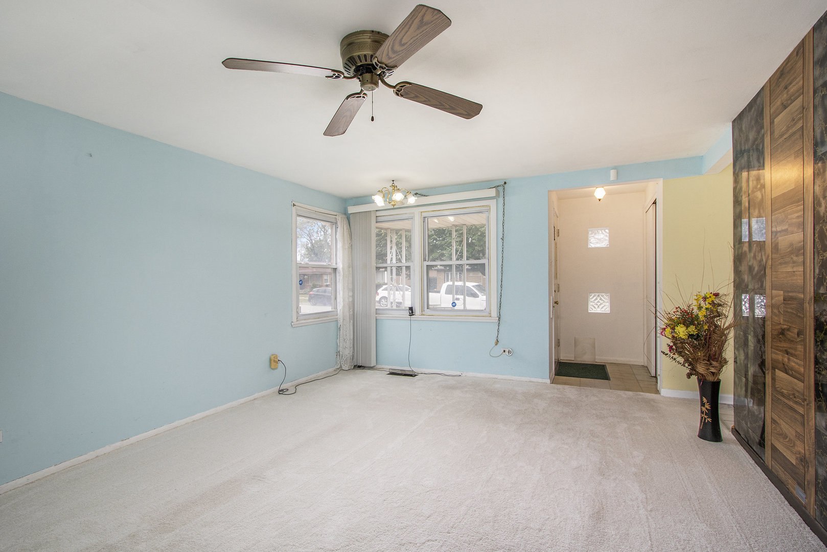 12901 S Muskegon Avenue, Chicago, IL 60633