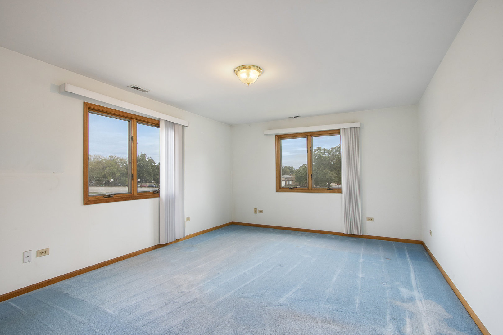 12901 S Muskegon Avenue, Chicago, IL 60633