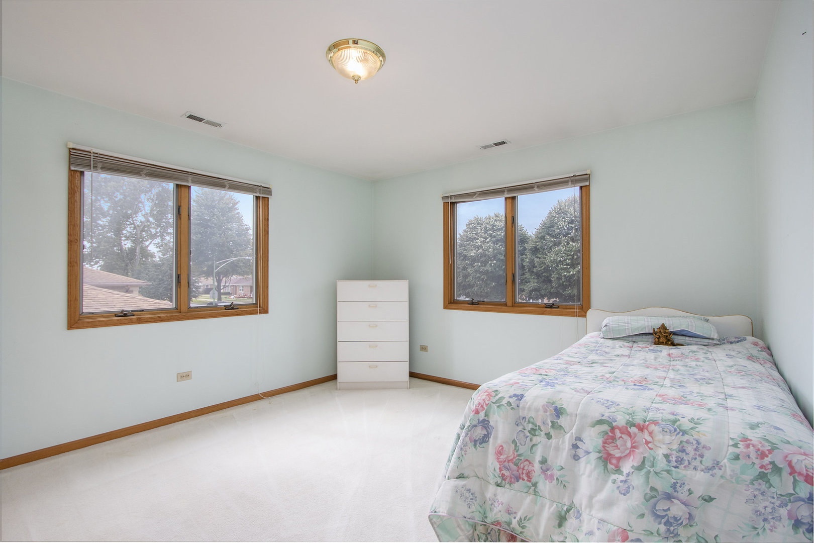 12901 S Muskegon Avenue, Chicago, IL 60633