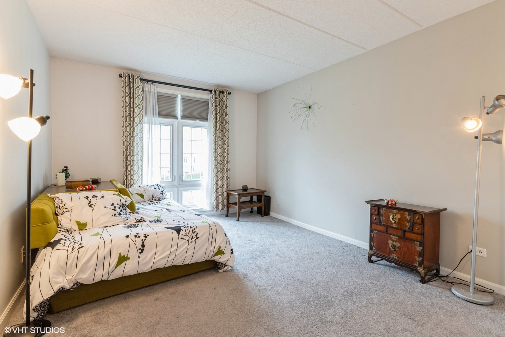 7011 W Touhy Avenue #206, Niles, IL 60714