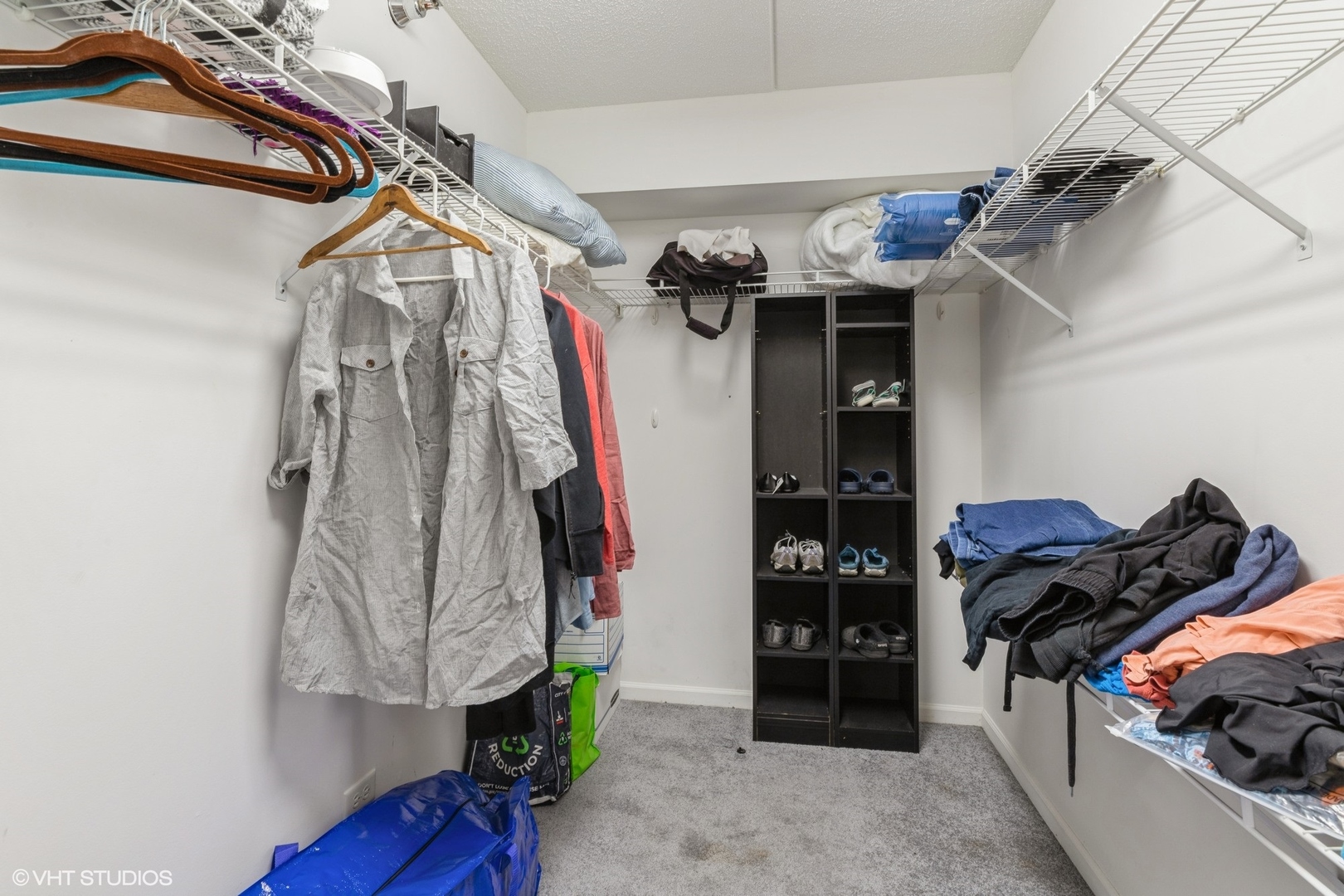 7011 W Touhy Avenue #206, Niles, IL 60714