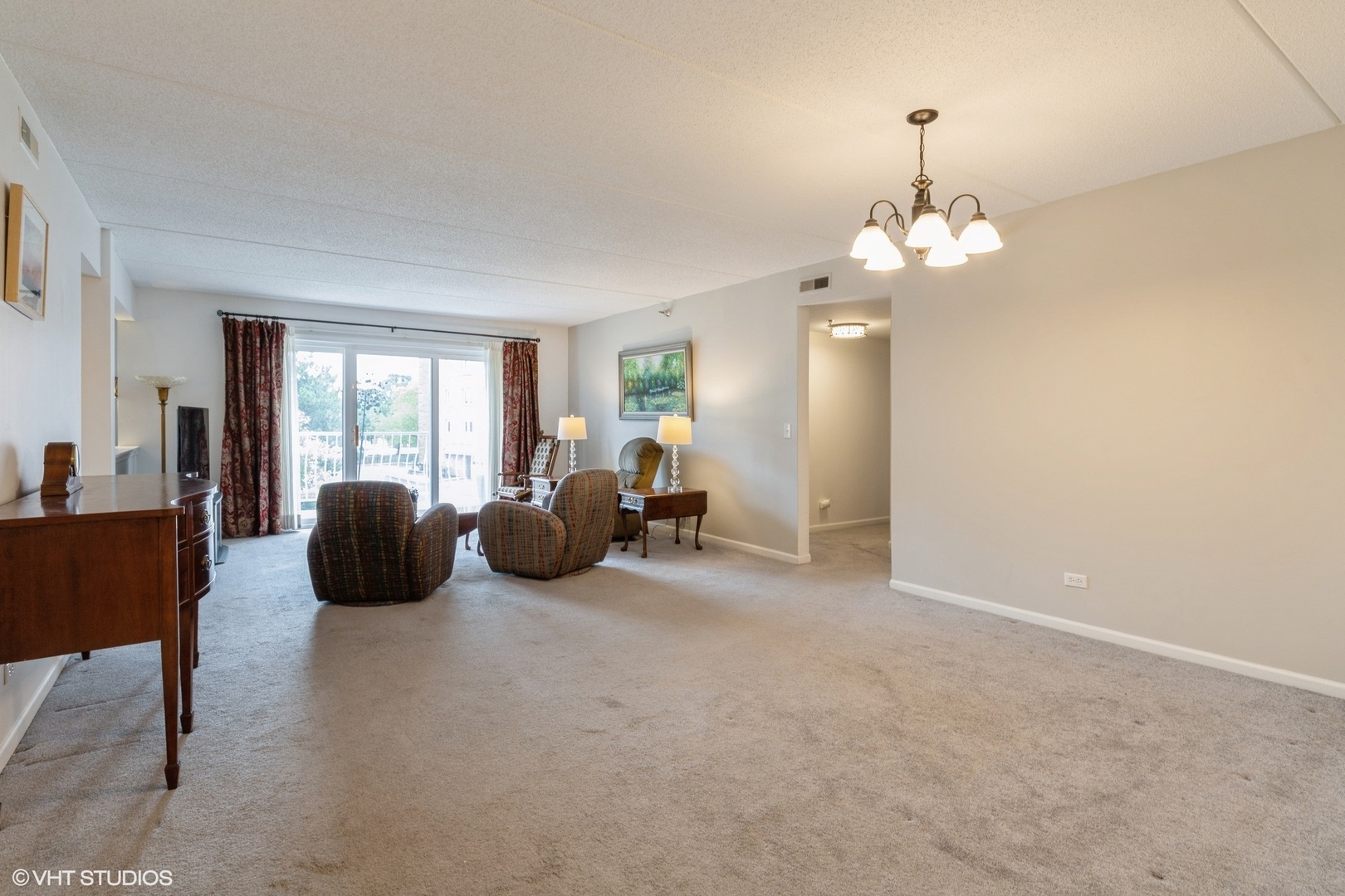 7011 W Touhy Avenue #206, Niles, IL 60714