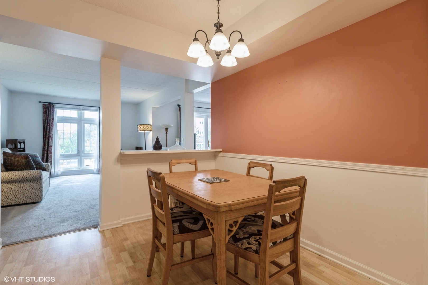 7011 W Touhy Avenue #206, Niles, IL 60714